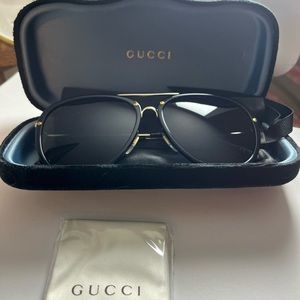 Gucci Grey Aviator Men's Sunglasses (like new)